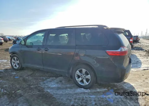 2016 Toyota Sienna Le z USA, uszkodzony, nr VIN 5TDKK3DC3GS722921